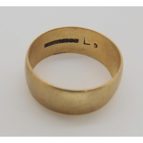 652 - Ten 9ct gold rings to include, a bi colour signet ring size U1/2, wide wedding ring size S, three co... 