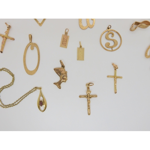 791 - Assorted letter pendants, crosses, other pendants, part rings etc, weight together, 31.3gms