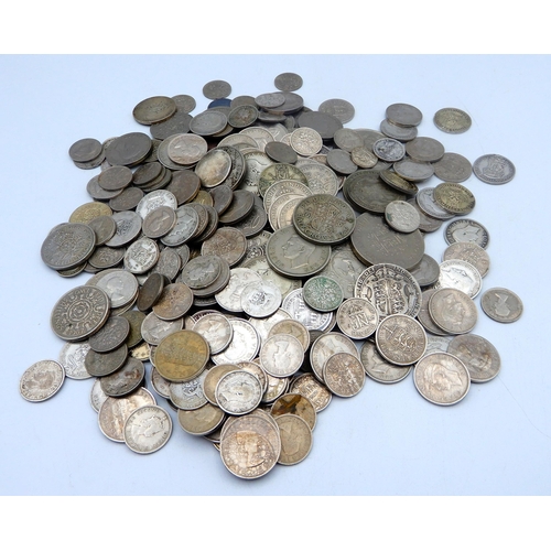 552 - BRITISH COINAGE with Elizabeth crowns, two shillings, three pence, half crowns, Victorian and Edward... 