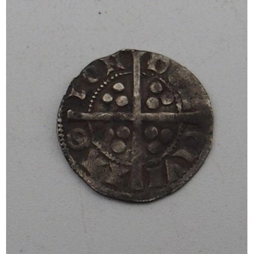 562 - EDWARD I LONG CROSS COIN 1279 - 1344 together with cut examples, Roman fragment ... 