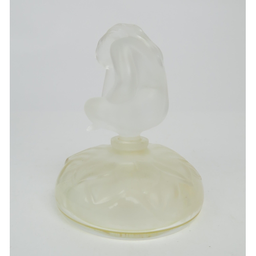 2213 - A LALIQUE CRYSTAL FLACON COLLECTION 'LE NU' 1996 SCENT BOTTLElimited edition, numbered E493, with bo... 