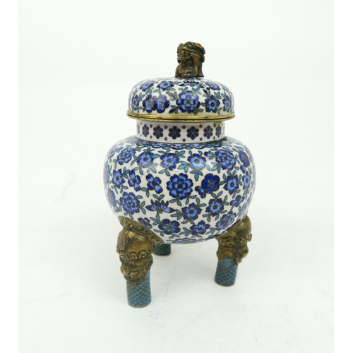 2375 - A CHINESE CLOISONNE AND GILT METAL INKWELL CENSERDecorated with blue flower heads on a white ground ... 