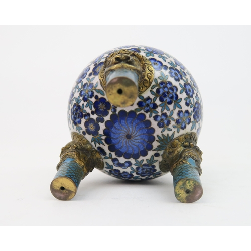 2375 - A CHINESE CLOISONNE AND GILT METAL INKWELL CENSERDecorated with blue flower heads on a white ground ... 