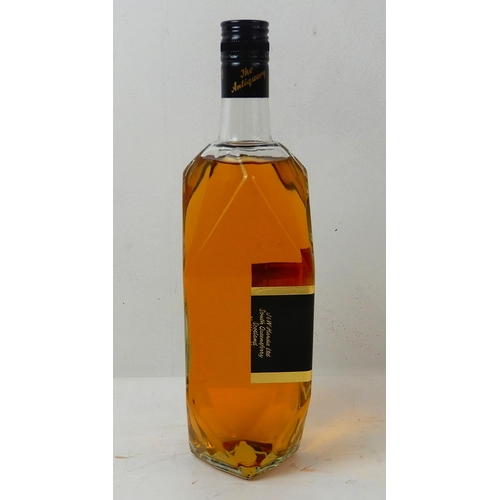 2687 - THE ANTIQUARY DE LUXE OLD SCOTCH WHISKY By J&W Hardy Ltd South Queensferry Scotland 1000ml... 