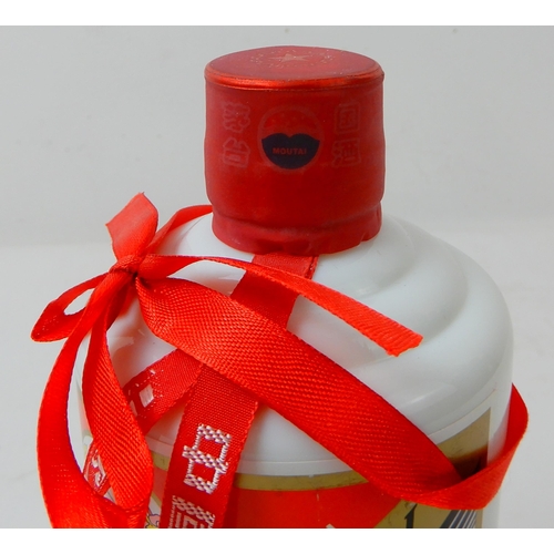 2689 - MOUTAI KWEICHOW 2012 BAIJU 50CL In a presentation case with two glasses, Wu Liang Ye Baijiu 500ml (2... 