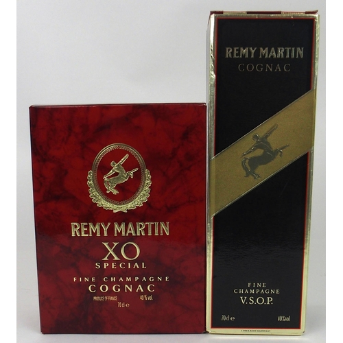 2693 - REMY MARTIN FINE CHAMPAGNE COGNAC Remy Martin XO Special Fine Champagne Cognac 70CL Carafe No. BH963... 