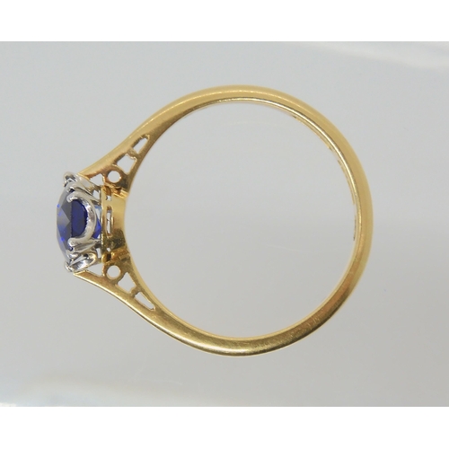 2789 - A SAPPHIRE RINGwith an 18ct and platinum, classic crown mount. Finger size L, weight 2.4gms... 