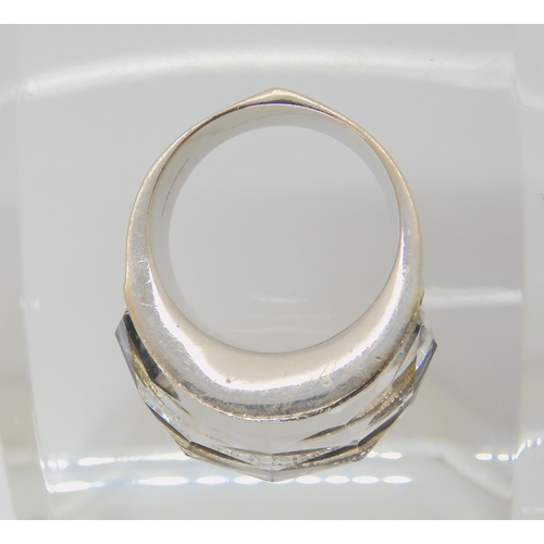 2811 - A STEPHEN WEBSTER RINGin 18ct white gold, with full London hallmarks for 2004. From the 'Crystal Haz... 