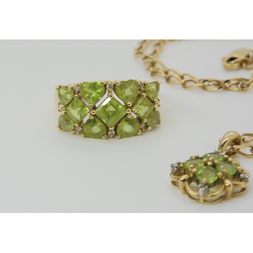 2824 - A COLLECTION OF PERIDOT JEWELScomprising of a 9ct gold flower pendant mounted with four peridots wit... 