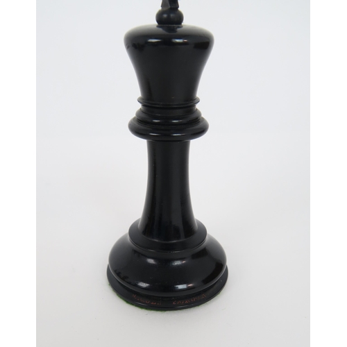 2593 - A JAQUES & SONS, LONDON STAUNTON PATTERN BOXWOOD AND EBONY CHESS SETIn mahogany box, lined in gr... 