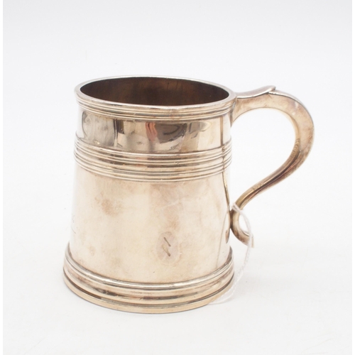 418 - A George VI  Britannia silver tankard, with banded decoration and an inscription to the body, by Gol... 