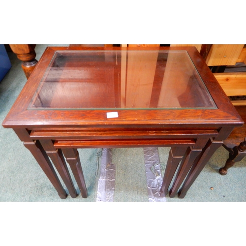 82 - A 20th century stained oak single drawer hall table with turned uprights, 80cm high x 76cm wide x 33... 