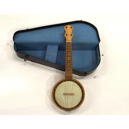 641 - A banjolele with case