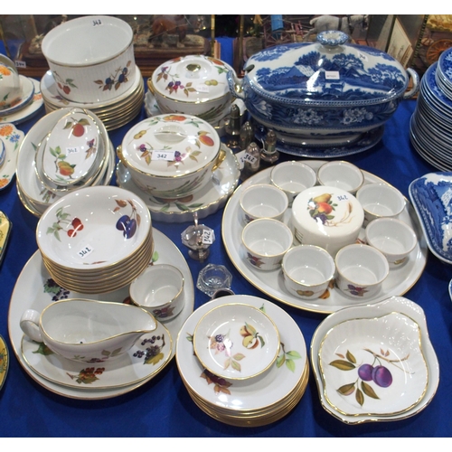 342 - Royal Worcester Evesham pattern tablewares including bowls, tureens, side plates, ramekins, pie dish... 