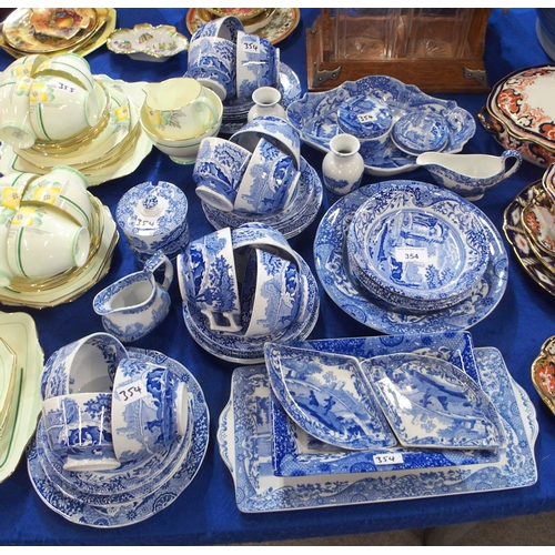 354 - A collection of Spode Italian pattern tablewares including cups, saucers, plates, bowls, dishes etc