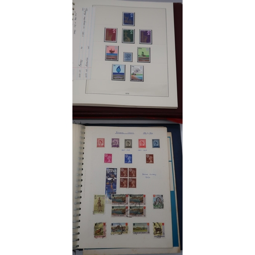 659 - Great Britain u/m mint collection in two albums from 1970-1994, inc. commems. defins and some region... 