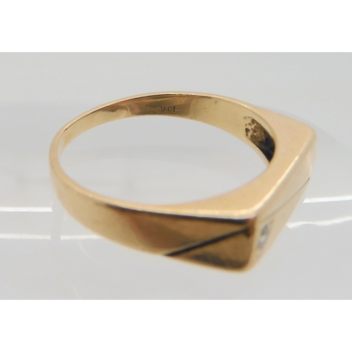684 - A 9ct gold diamond set signet ring, size Q1/2, together with a 9ct gold citrine ring, size T, weight... 