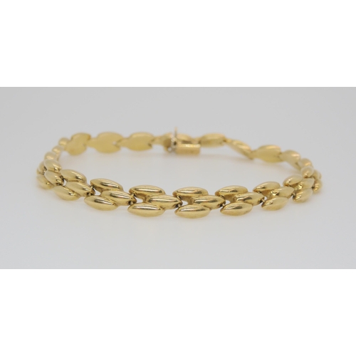 715 - A 9ct gold Italian made bracelet, length 19.5cm, weight 7.3gms