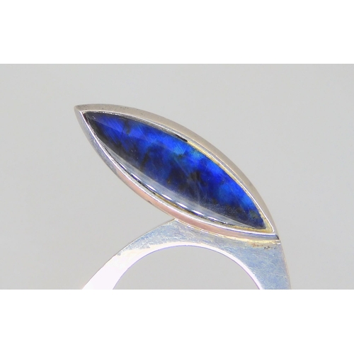 741 - A sterling silver Finnish design retro statement ring set with labradorite, made by designer jewelle... 