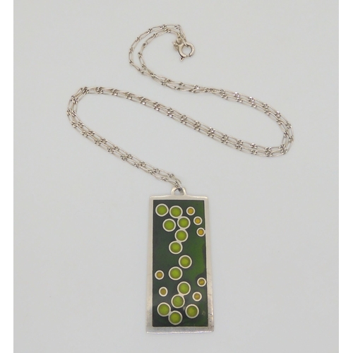 752 - A retro 1970's silver and enamelled pendant, with London hallmark for 1973, makers mark Se for Stilw... 