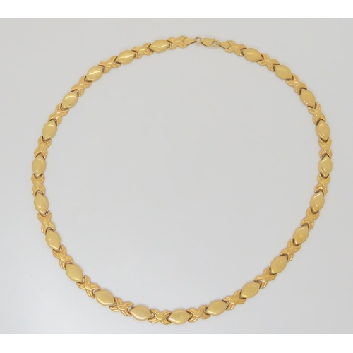 758 - A 9ct gold collar necklace, length 42.7cm, weight 11.3gms