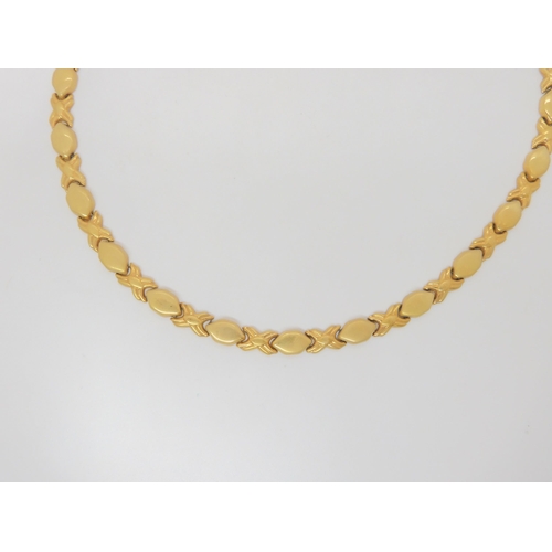 758 - A 9ct gold collar necklace, length 42.7cm, weight 11.3gms