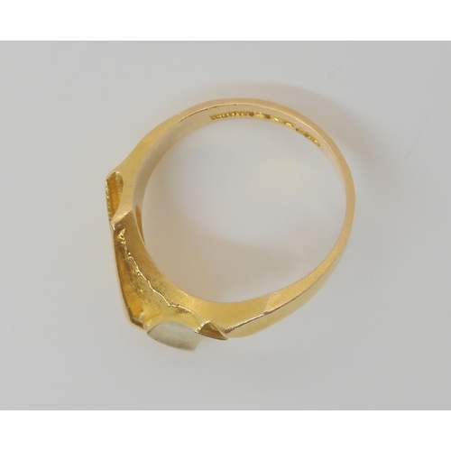 760 - A 14k gold abstract ring by Lapponia of Finland, hallmarked with Lapponia makers marks and dated 197... 