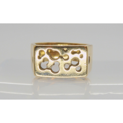 772 - A 9ct gold Norman Grant ring, hallmarked Edinburgh 1983, finger size approx K, weight 5.1gms