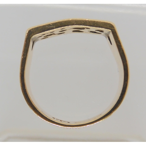 772 - A 9ct gold Norman Grant ring, hallmarked Edinburgh 1983, finger size approx K, weight 5.1gms