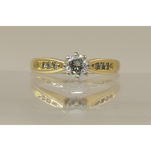 168 - An 18ct diamond ring