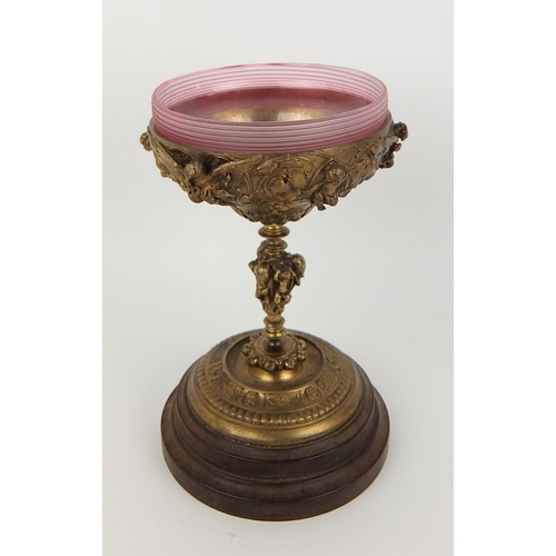 701 - A French bronze tazza