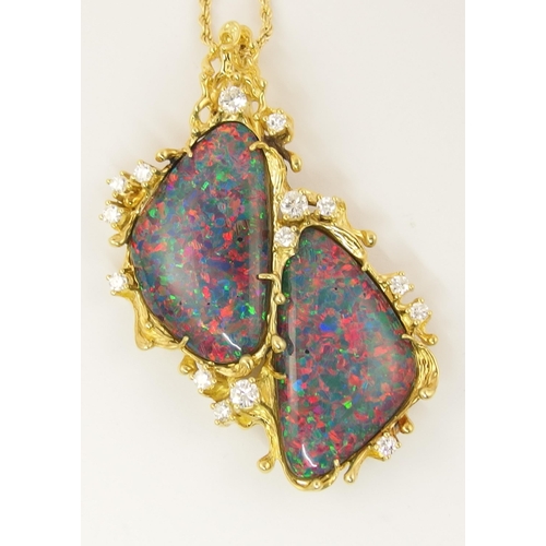 81 - An 18ct opal triplet pendant brooch