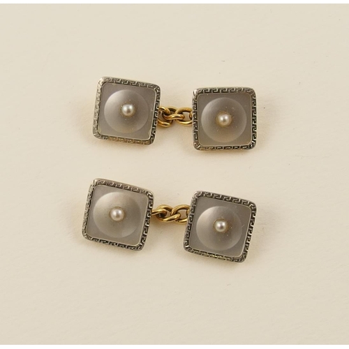 123 - A boxed set of cufflinks