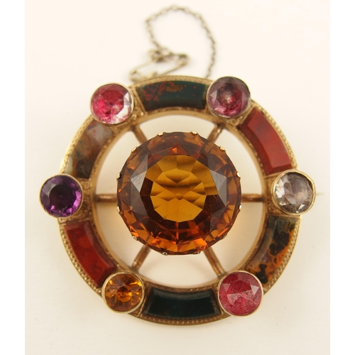 126 - A yellow metal Scottish agate brooch