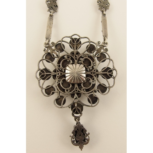 138A - An Austro-Hungarian necklace