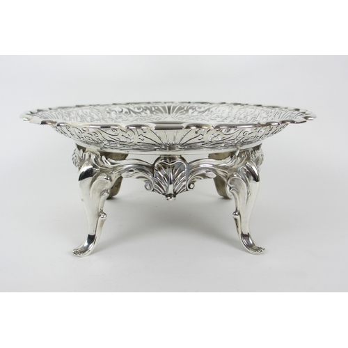 157 - A George V silver tazza