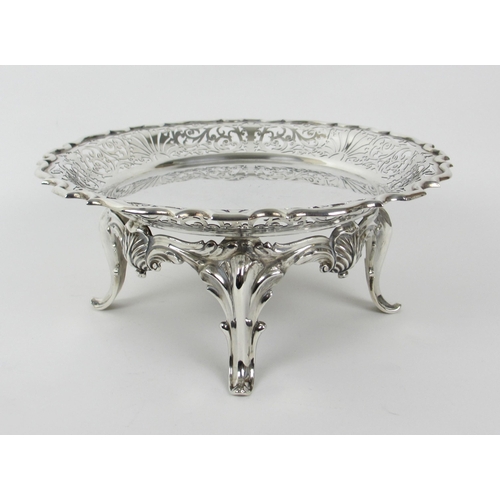 157 - A George V silver tazza