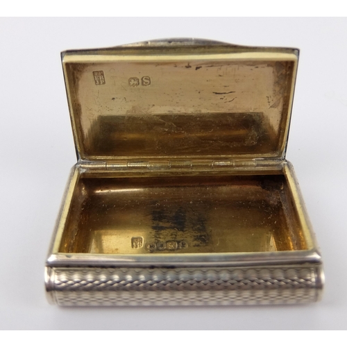 189 - A George III silver snuff box