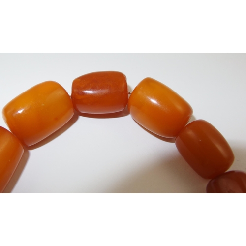 36 - A yellow amber coloured bead necklace