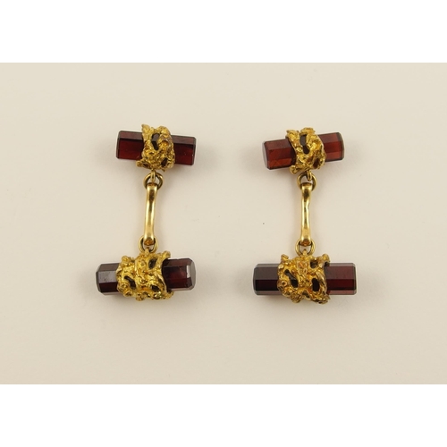 43 - A pair of retro cufflinks