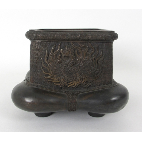 529 - A Chinese bronze vase