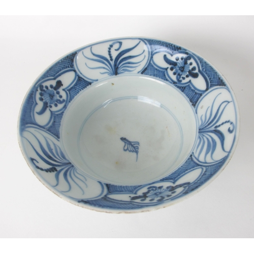 542 - A Chinese blue and white bowl