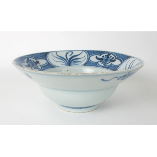 542 - A Chinese blue and white bowl