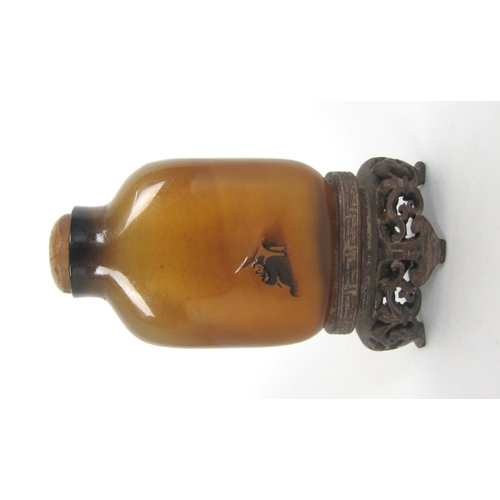 545A - A Chinese hardstone snuff bottle