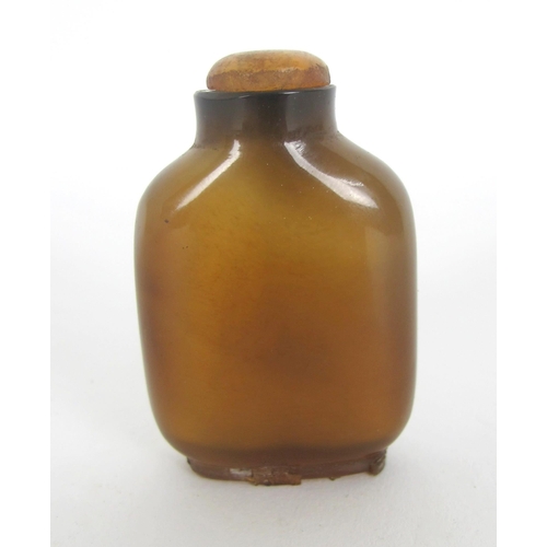 545A - A Chinese hardstone snuff bottle