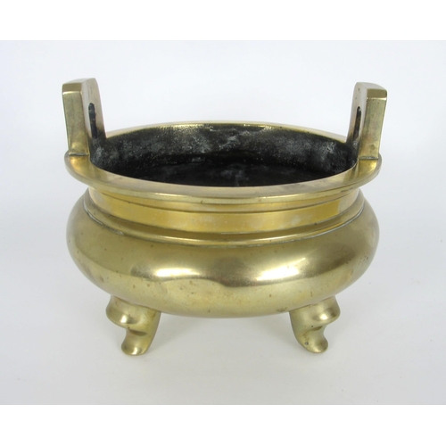 547B - A Chinese brass tripod censor