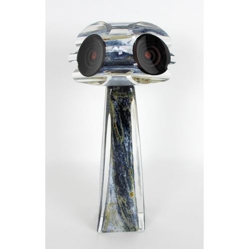 669B - A Louis Leloup glass sculpture 'Regard'