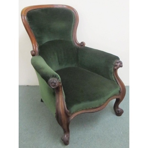 682 - A Victorian mahogany framed gent's armchair