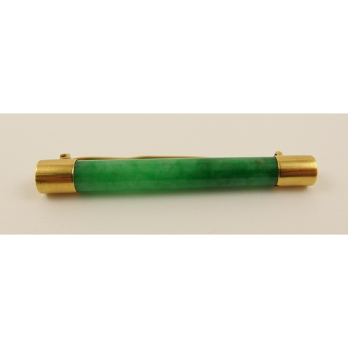 77 - A Chinese green hardstone bar brooch