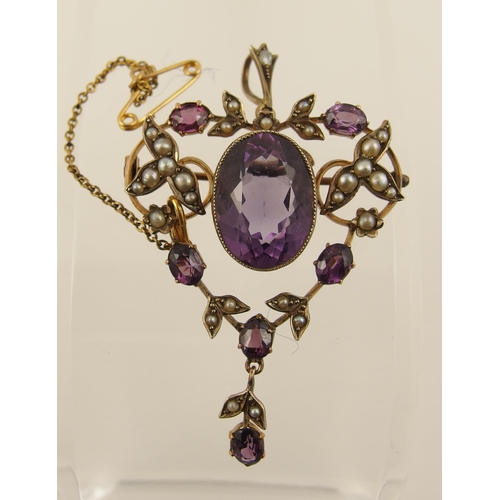 82 - A Victorian pendant brooch